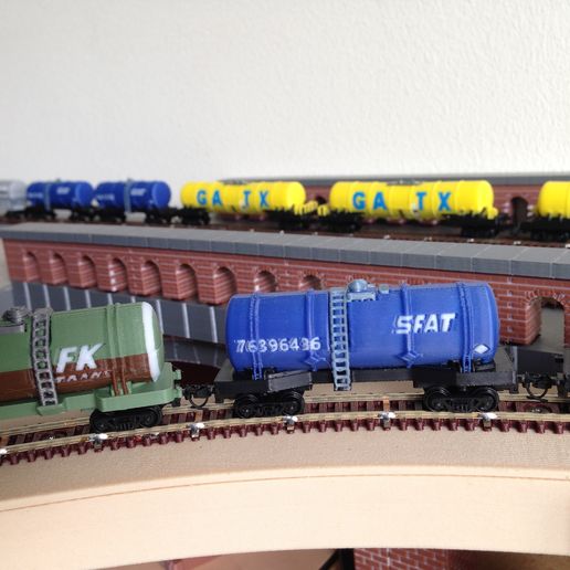 IMG_1623.jpg UNI Temp SFAT Gasoline Tank Car N Scale HO Scale & Kids HO Scale