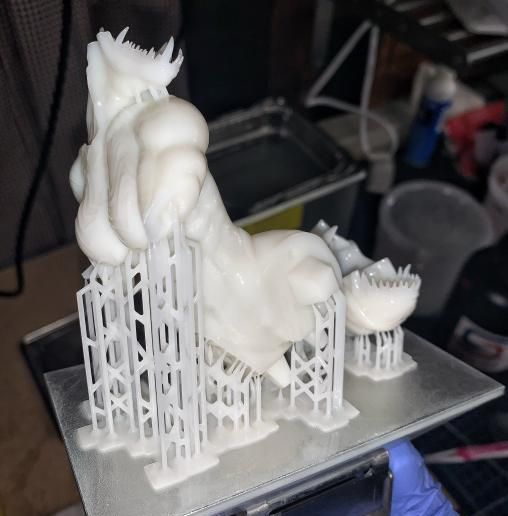 5image0.jpg Statue de Gwenom