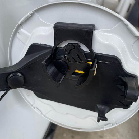 STL file Holden VF Commodore Fuel Cap Holder・3D printing idea to download・Cults