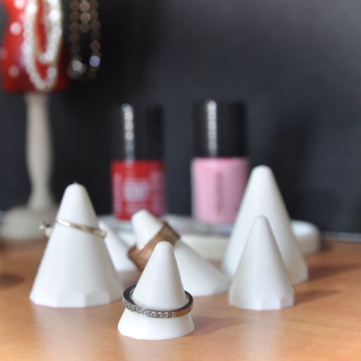 P-13.jpg Ring - jewelry stand