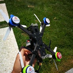 modelo4.jpg Universal Sliding landing gear for freestyle fpv drone 3D print