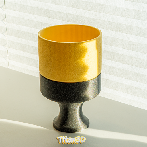 2.png Planter with Hidden Compartment