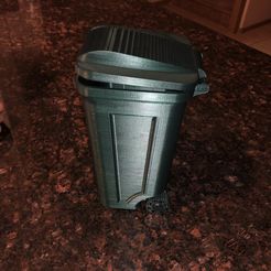 Vie a S| Ree , Ay , e x wohy - . A «ai ‘es ae =< s _ : ks a. Free STL file Garbage Can with moving lid and wheels!・3D printer design to download, thelightspdz