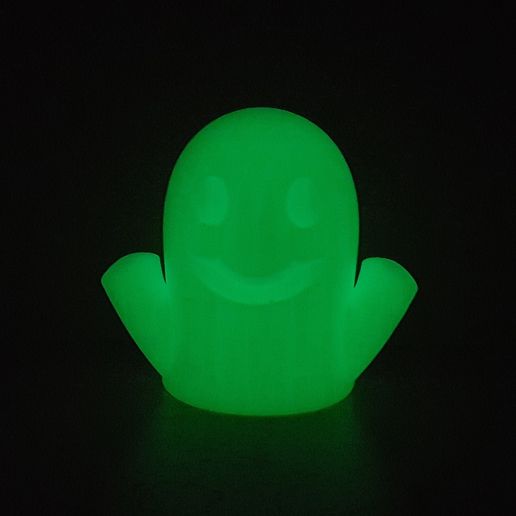 Big_Ghost_Glow_in_the_dark.jpg Pequeno fantasma (ou grande!)