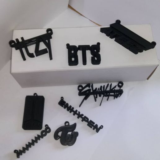 Kpop Bands Pendants (Ateez; Bts; Enhypen; Itzy; Mamamooo; Straykids; Twice) 3D model