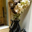 20240101_172518.jpg Infinity Artificial Flower Vase