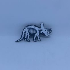 IMG_6746.jpeg Free STL file Triceratops skeleton necklace / keyring・Model to download and 3D print
