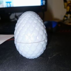 Œuf de dragon enfilé, idéal pour Pâques et les cadeaux.