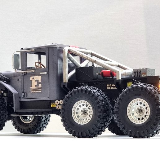 ESC-6x6-MK1-ST_10.jpg ESC 6x6 MK1 "Six Claw 6x6" _1/10 RC Body and Chassis