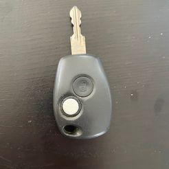 IMG_3566.jpeg Key button Dacia Duster