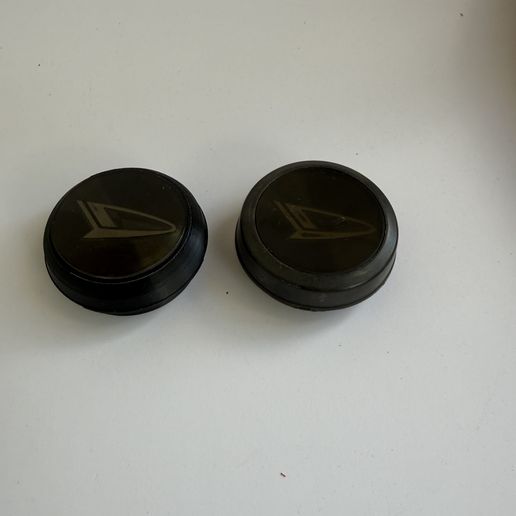 Daihatsu charade g11 detomaso center cap
