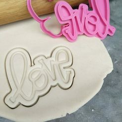 IMG_20200216_094330-scaled.jpg Love cookie cutter