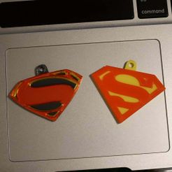 SupermanKeychains.JPG Télécharger le fichier STL gratuit Porte-clés Superman • Objet pour imprimante 3D, nerdyviews