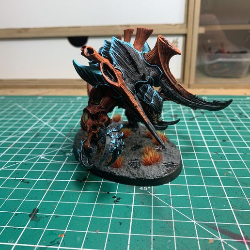 ИНОПЛАНЕТНЫЙ КОСМИЧЕСКИЙ ЖУК, ВИЗЖАЩИЙ ПАЛАЧ