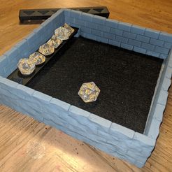 IMG_20190203_151330.jpg Free STL file Castle Wall Dice Tray with removable Dice Rack・3D print design to download