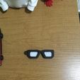 WhatsApp-Image-2026-05-03-at-21.04.23.jpeg The Devil Wears Prada 2 glasses keychain