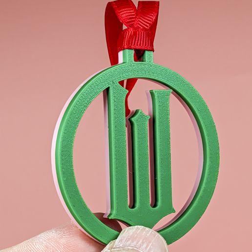 PXL_20251202_205335824.jpg Decoración malvada - W