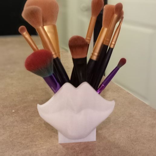 Download STL file makeup brush holder • 3D printing model • Cults