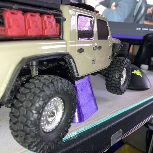 IMG_3217.jpg scx24 gladiator fender delete