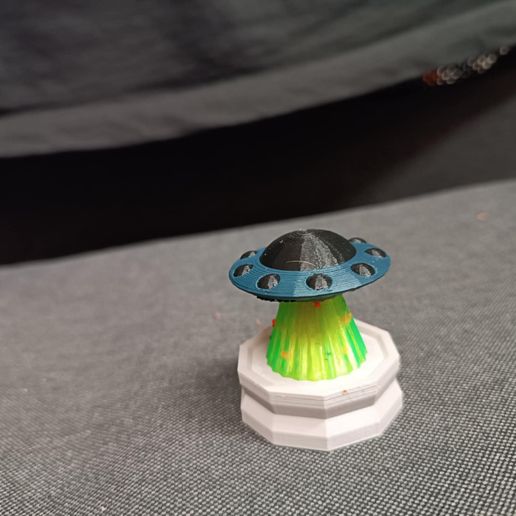 94699a83-d528-4713-a396-217d48451a12-1.jpg Abbildung Aliens gegen Tiere