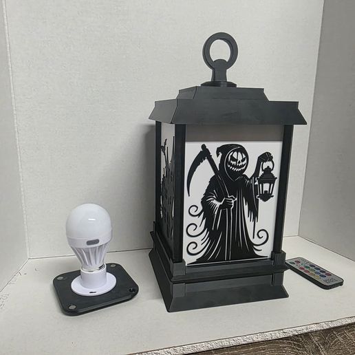 20250925_201756.jpg LINTERNA TEMÁTICA DE HALLOWEEN