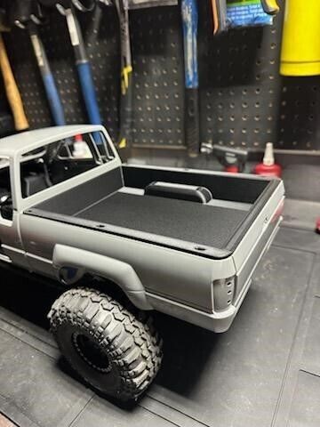 RC4WD 1987 Toyota XtraCab Hardbody – Drop‑In Bed Box Liner (No Mods Required)