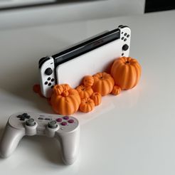 IMG_4686.jpg STL file Nintendo Switch Halloween Pumpkin Dock | Stand | OLED and Classic・3D printer design to download