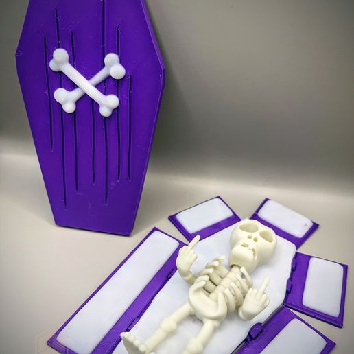 T5.jpg Cercueil surprise