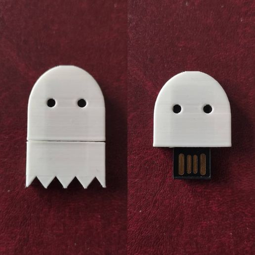 PacMan Ghost Pendrive - 3D model önizlemesi