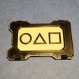 IMG20211019131438.jpg Fichier STL gratuit PORTE-CARTES-WALLET (uniquement plaque arrière AVEC LOGO Squid Game)・Plan pour impression 3D à télécharger