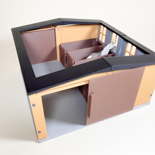 IMG_1601.jpg Stables for Horses