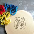 amy-rose-sonic.jpg Amy rose Sonic the hedgehog cookie cutter + outline