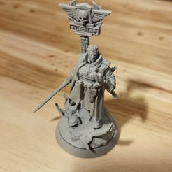 Урсула МакКриди - лорд-кастелян