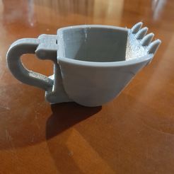 20220428_194418.jpg Fichier STL Tasse à godet de pelleteuse Thé Café・Modèle imprimable en 3D à télécharger, MetalRust3D