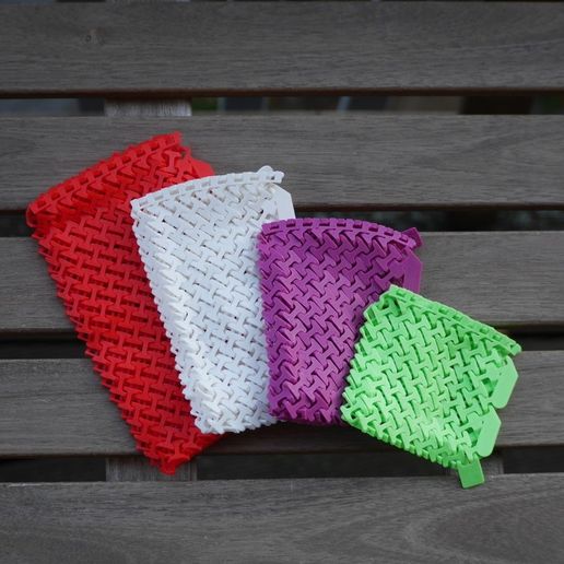 63c85d8fea3a65f4a0888e30607c53a7_display_large.JPG Kleineres Chainmail Wallet!