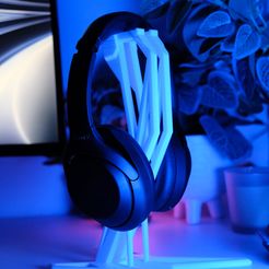 02FE687F-EA45-4290-AC60-A90FBFDA5F3B-1490-000000A60DB76DFA.jpg Headphone Stand - Abstract Design