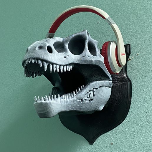 IMG_0056.jpeg Alien Dinosaur Skull Headphone Stand