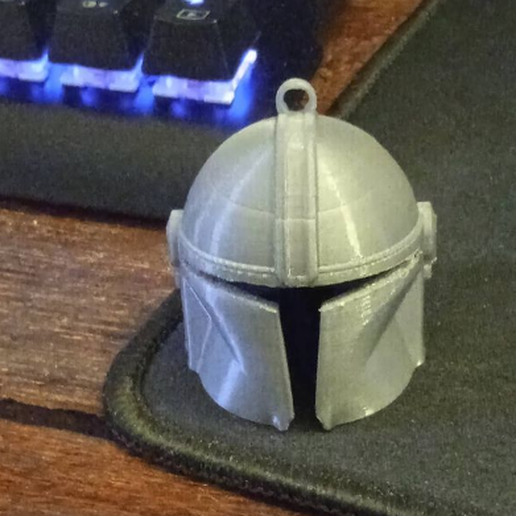 Mandalorian helmet Keychain 3D model