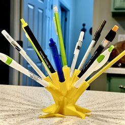 48cb779b-a187-4185-8a9c-71f2ae78b5e6.jpg Free 3D file Tree Trunk Holder - Pencils Pens Markers Supplies・3D printing idea to download