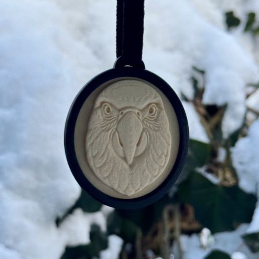 medallion pendant relief animal mascaw parrot 1 Commercial Use