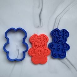 IMG_7164.jpg Cookie cutter gingerbread Mickey Mouse and Minnie Mouse