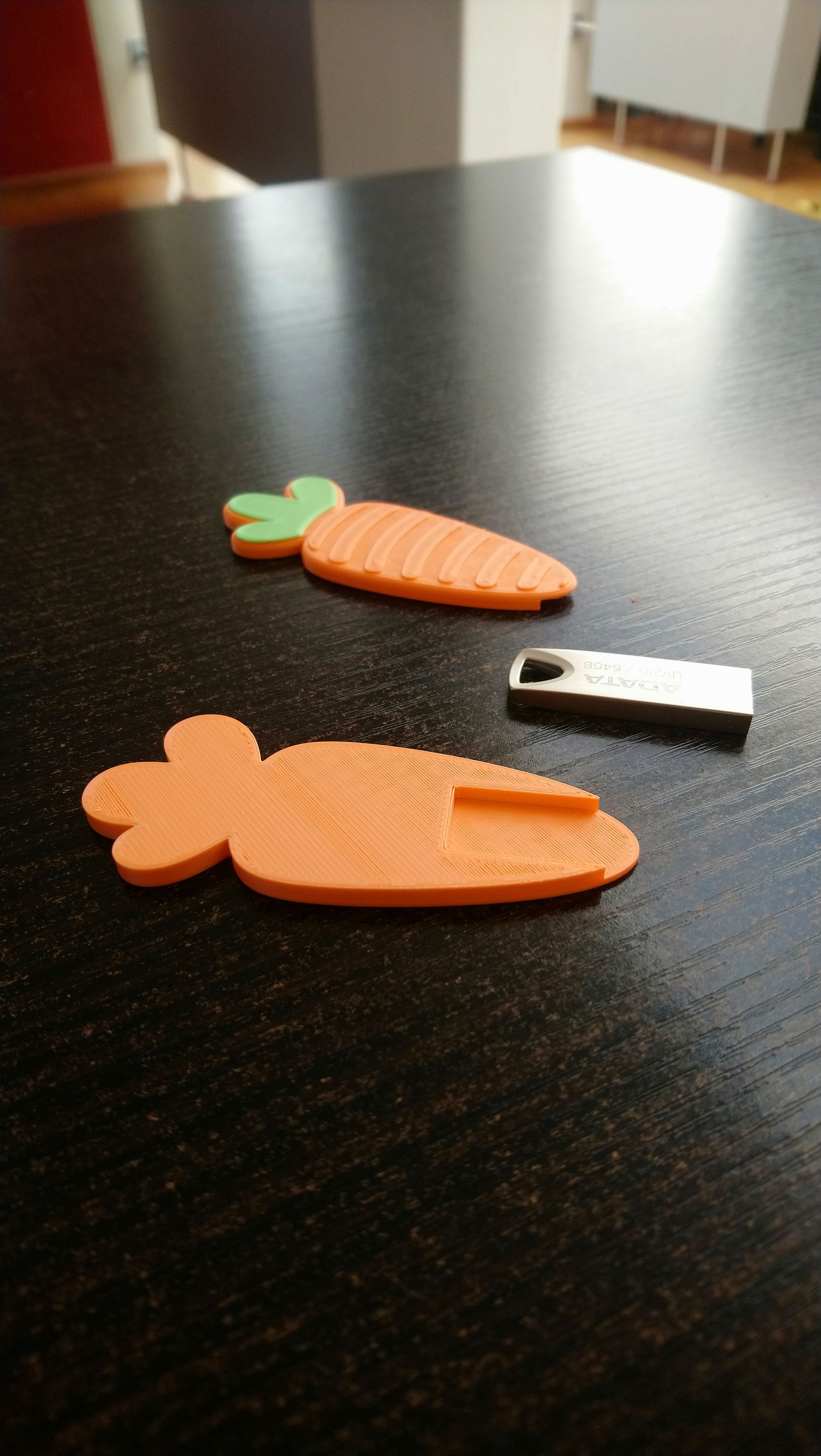 2.jpg STL file Bunny Cell phone holder + carrot usb holder・3D printable model to download, Crunchs