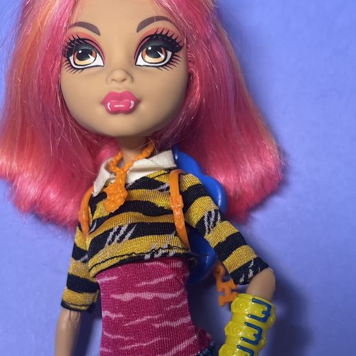IMG_1273.jpg Sac à dos de poupée Monster High Basic Howleen Wolf de remplacement