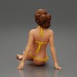 3DG-0004.jpg Femme sexy assise en bikini sur la plage
