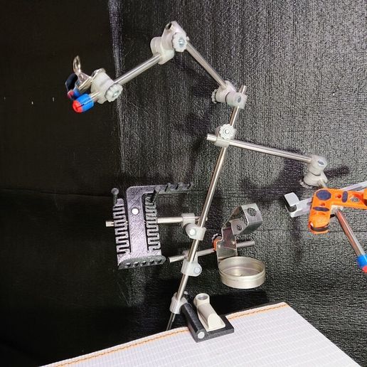 4e103cfb-2589-4ea5-8191-fd98f69f2835.jpg Multi-holder for tools and measuring instruments