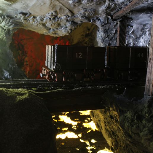 MineTrolleyScene1.jpg 28mm Maßstab Tabletop Gaming Mine Trolley - feste Räder