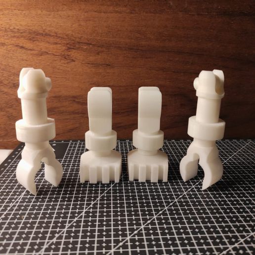 WhatsApp-Image-2022-09-04-at-1.33.24-AM-1.jpeg L E G O Giant Skeleton Minifig