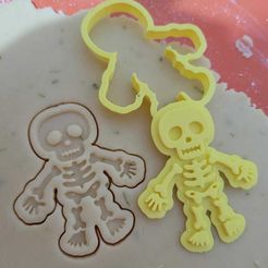 WhatsApp-Image-2022-09-24-at-2.08.58-PM.jpeg HALLOWEEN SKELETON BONES COOKIE CUTTER AND STAMP
