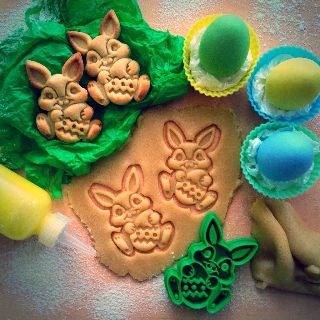 IMG_8951.JPG Free STL file Easter Bunny Cookie Cutter・3D printable model to download, OogiMe