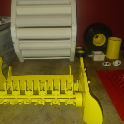 20240620_224138.jpg fully functional rc 6x6 round baler